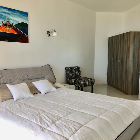 Ocean View Apartment Flic en Flac ภายนอก รูปภาพ