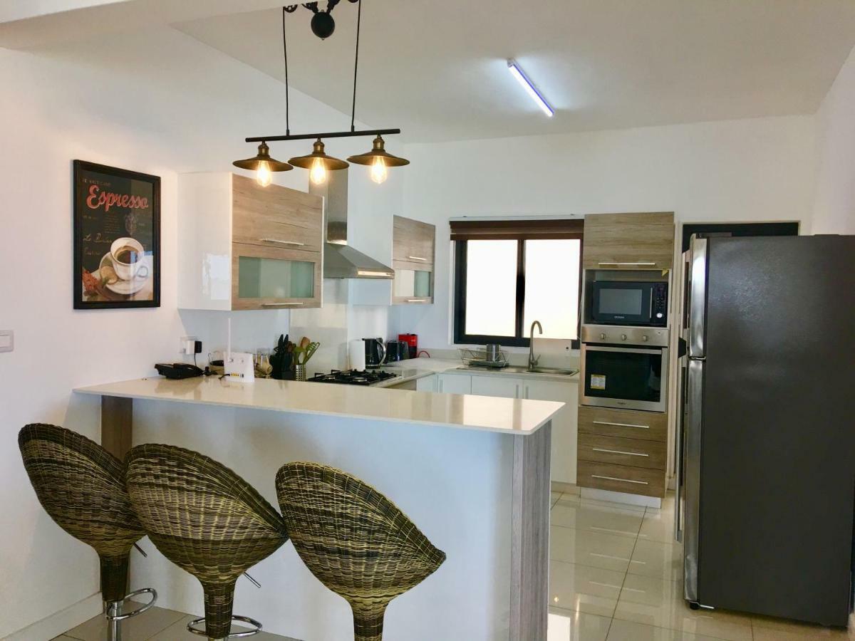 Ocean View Apartment Flic en Flac ภายนอก รูปภาพ