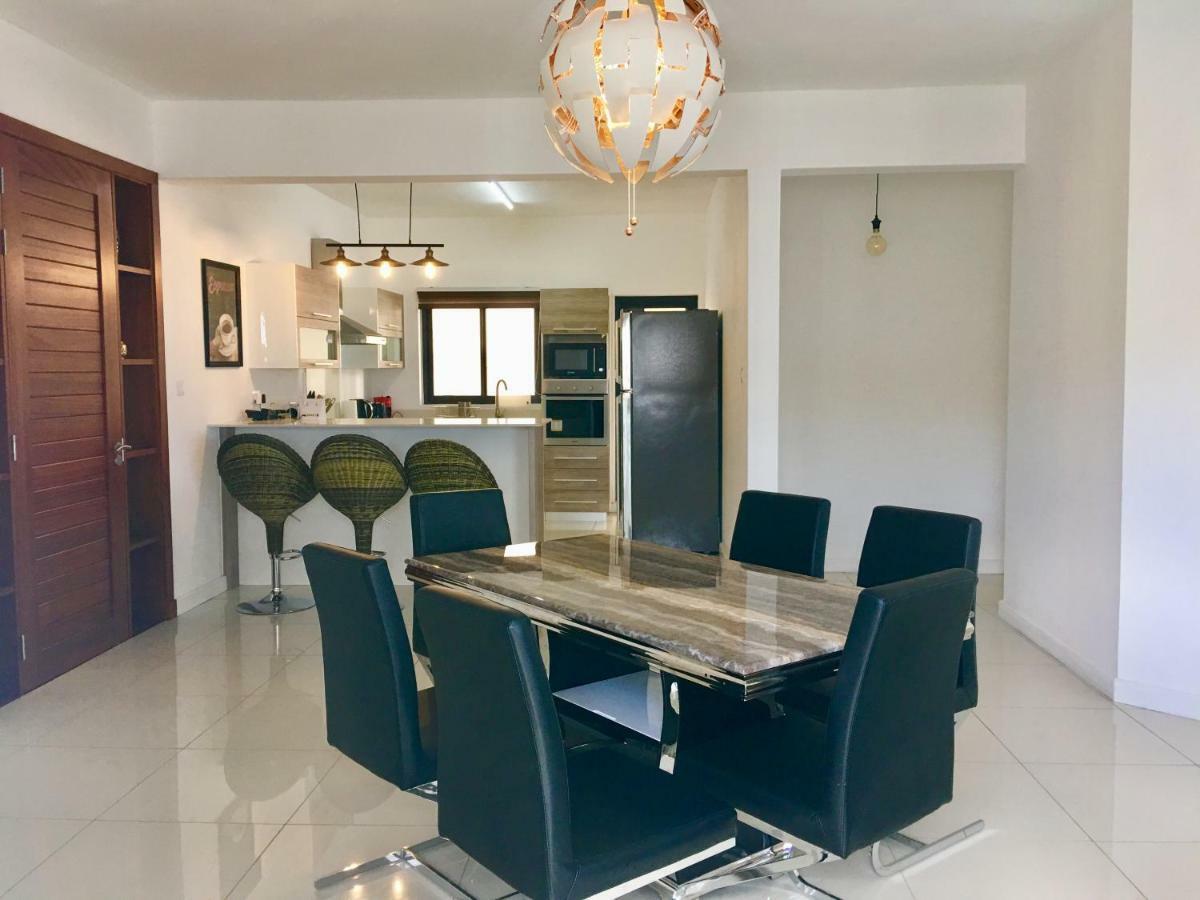 Ocean View Apartment Flic en Flac ภายนอก รูปภาพ